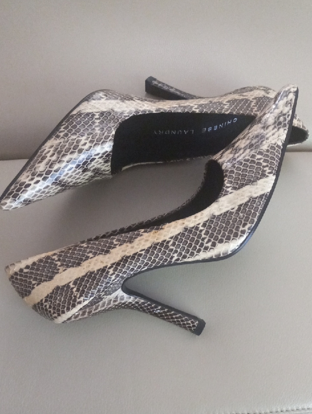 Chinese Laundry Snake-Print Leather Pointed Toe Pumps in Beige and Brown 8.5 M